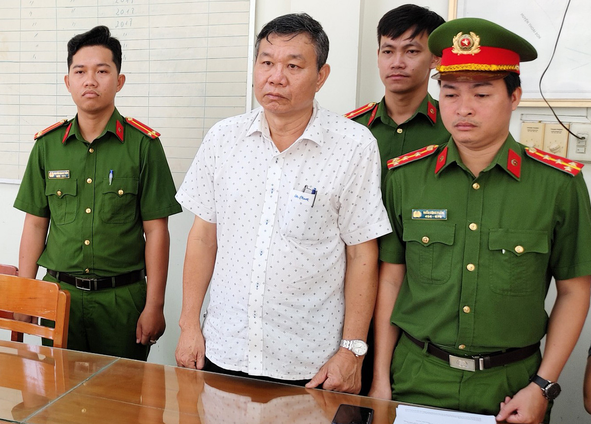 Giám đốc ban quản lý dự án ở An Giang bị bắt