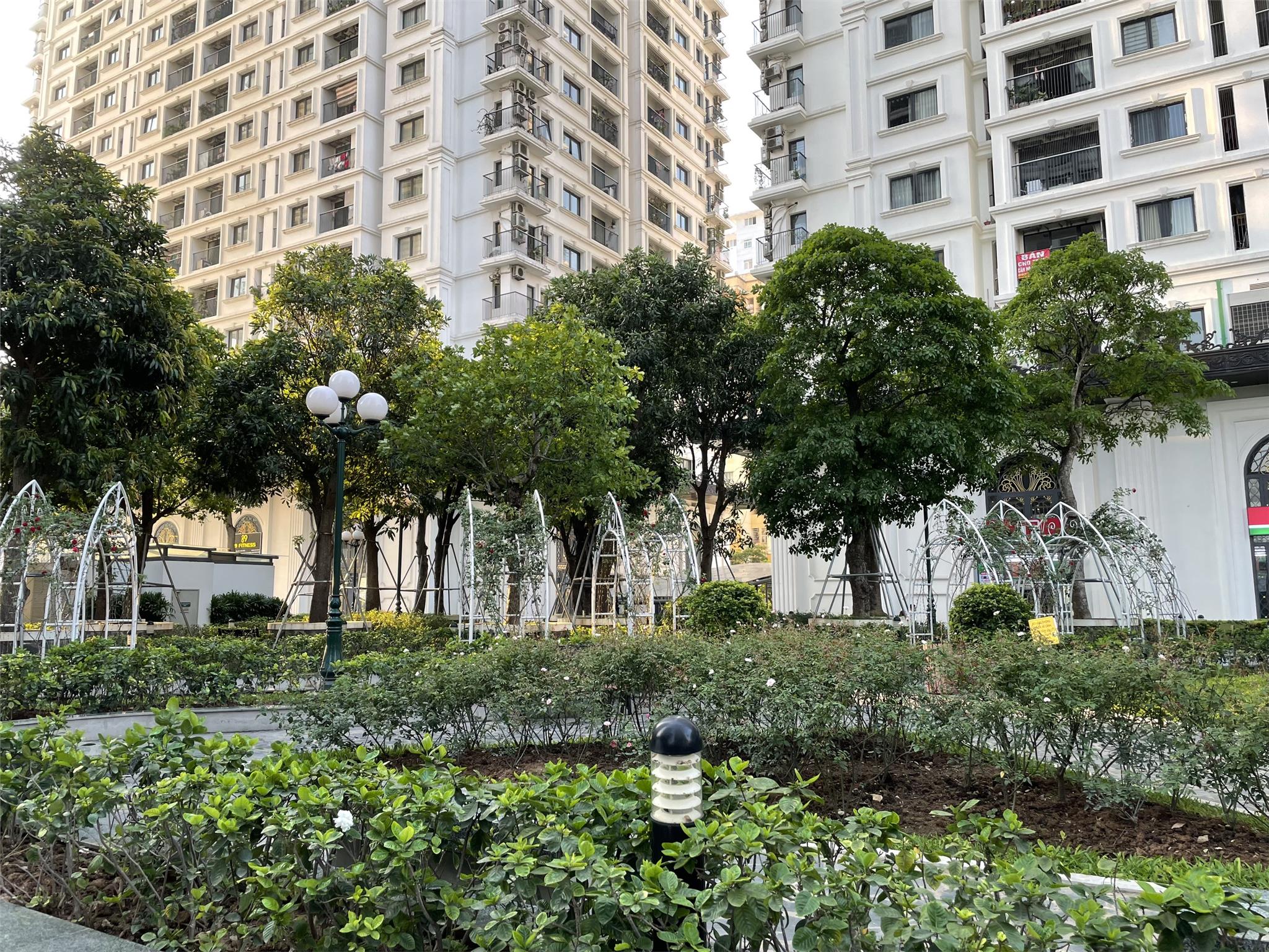 Căn hộ 2 ngủ full đồ ở luôn, 62m2, 2,65 tỷ chung cư Iris Garden