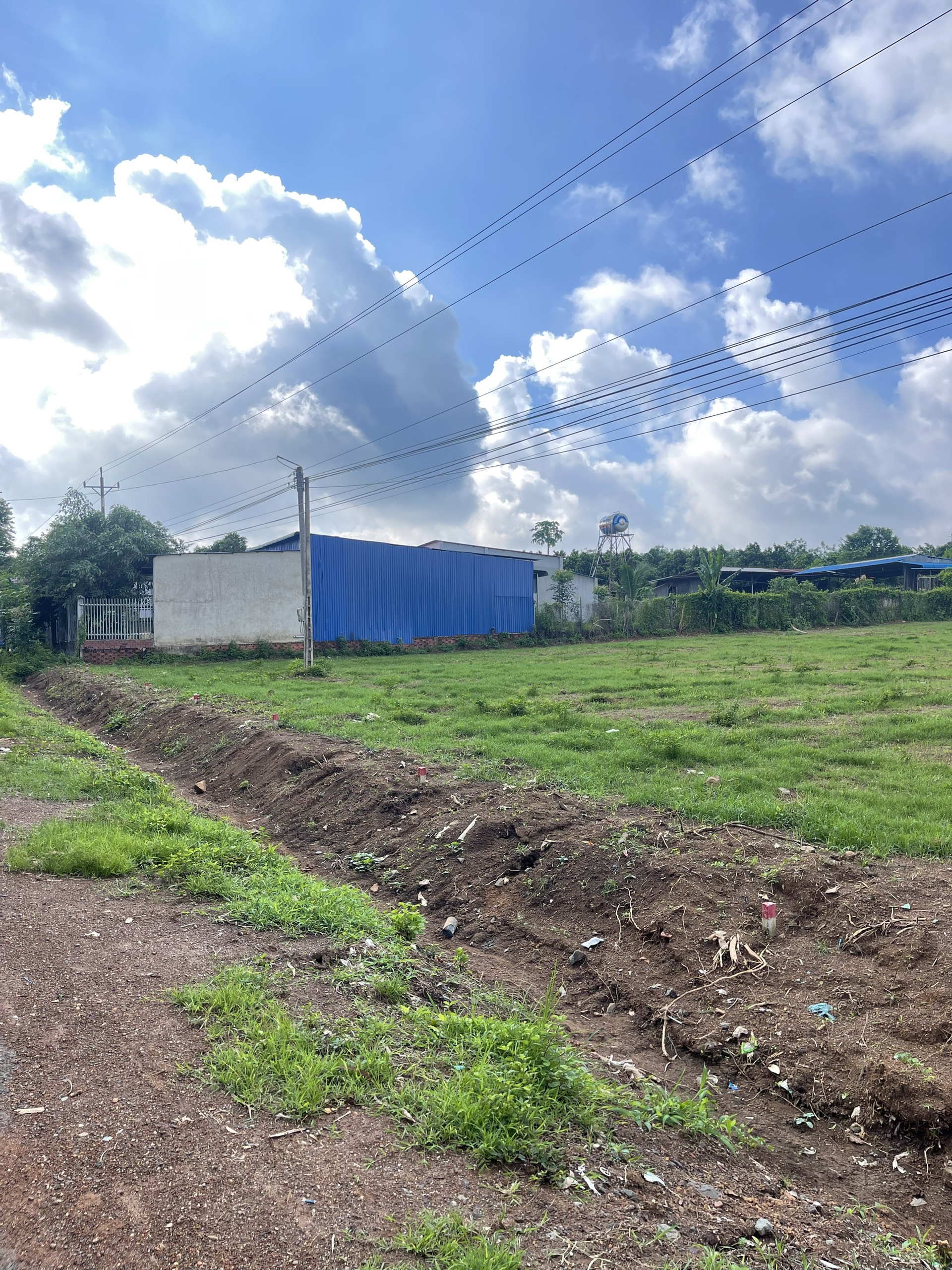 Chú Tám gửi bán mặt tiền kinh doanh, 1.200m2 mặt Chợ và KCN