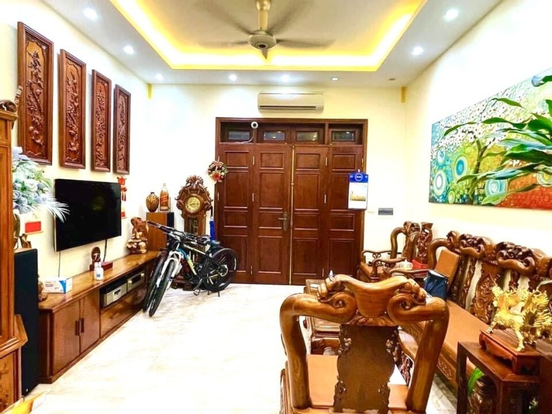 Nhà bán gần Yên Lạc, đẹp rực rỡ, ngõ thông gần ôtô