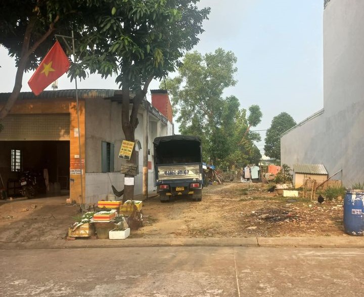 Chủ kẹt tiền cần bán nhanh lô đất 300m2 tại KĐT mới Bình Dương.