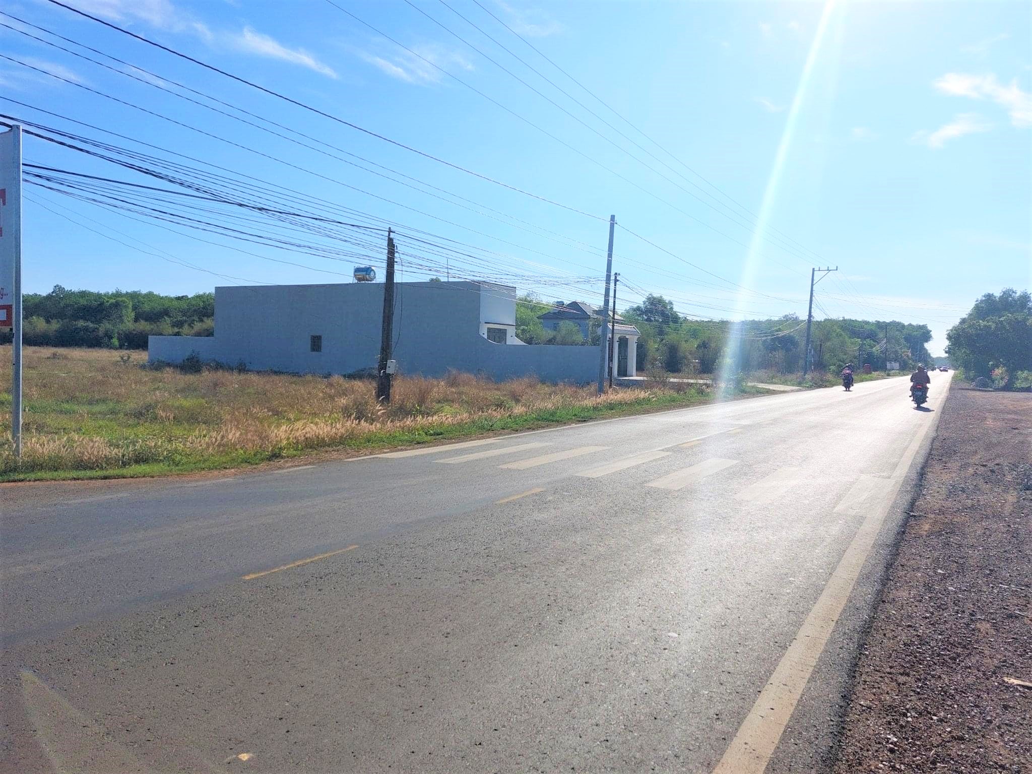 Cần bán 1.561m2 đất có 700m2 thổ cư, mặt tiền nhựa 32m