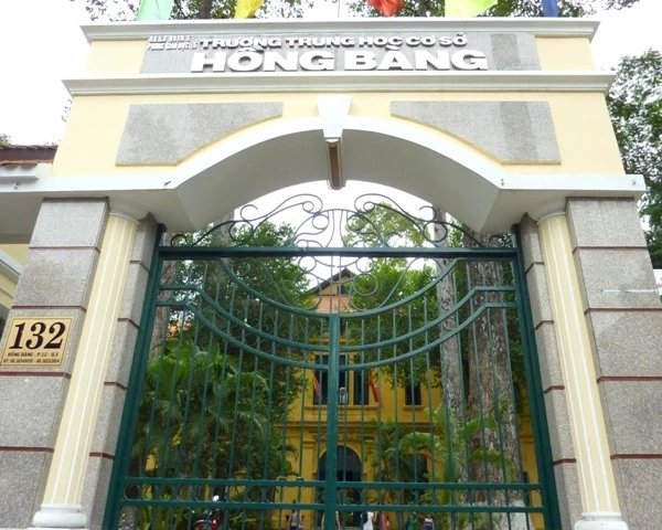 Học sinh lớp 8 ở TP.HCM bị giáo viên đánh nghi gãy xương bả vai